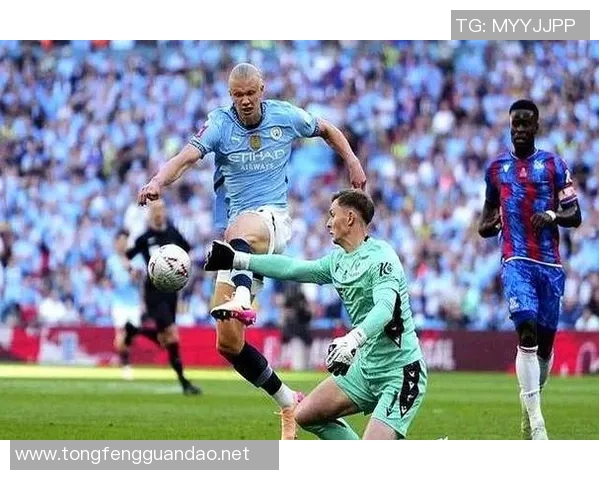 曼城足球球星近期夜店出行引发关注社交媒体热议 曼城足球球星近期夜店出行引发关注社交媒体热议