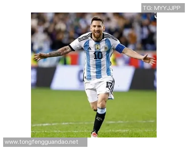 近距离捕捉足球巨星瞬间展现力量与风采的高清图片欣赏 近距离捕捉足球巨星瞬间展现力量与风采的高清图片欣赏