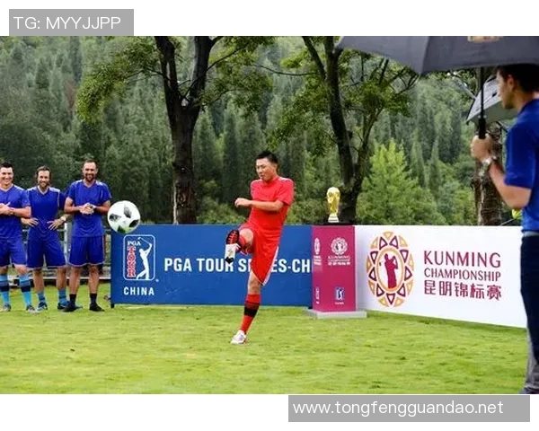 足球与高尔夫跨界传奇球星的精彩人生与双项成就探索 足球与高尔夫跨界传奇球星的精彩人生与双项成就探索